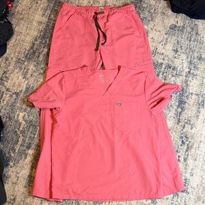 Figs Pink Cairo Scrub Set Large